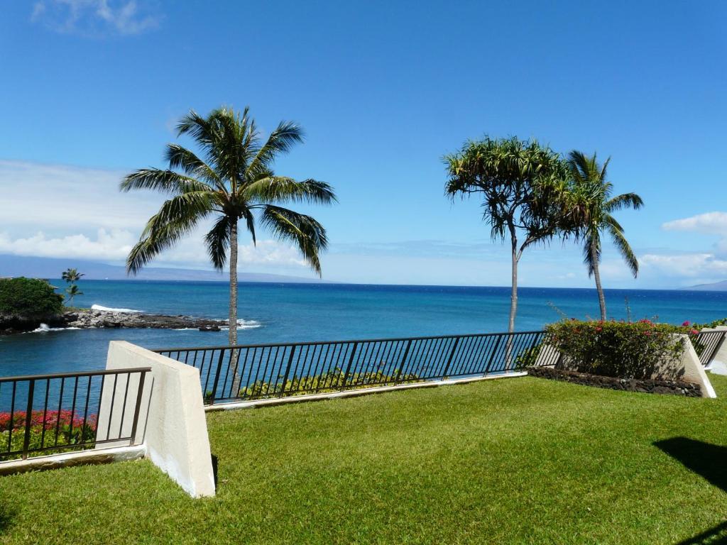 Condos At Napili Point Лахайна Номер фото
